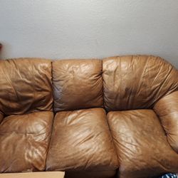 💯 Leather Couch, 1 Set Speakers And 1 Small..