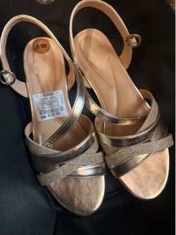 Women dress shoes