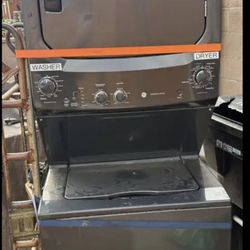 GE ELECTRIC Stacked Washer & Dryer 