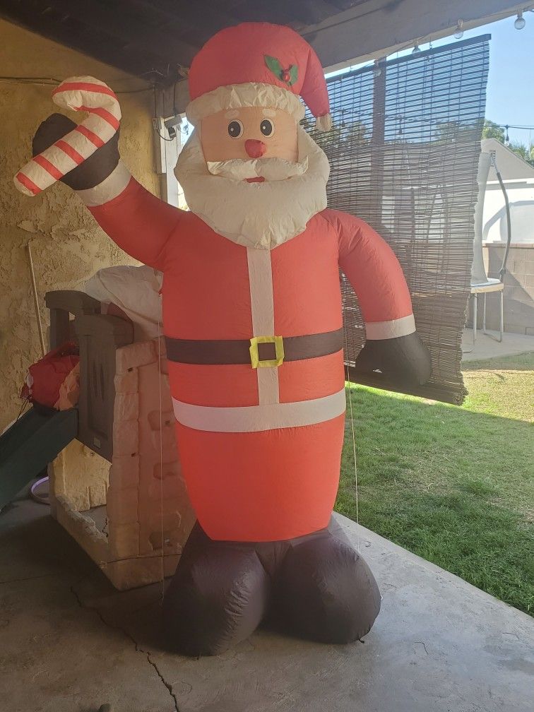 Santa Claus inflatable 8ft
