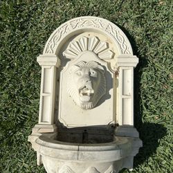 Lion Fountain, No Pump