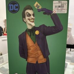 DC Diamond Select Gallery The Joker Figure In Original Box