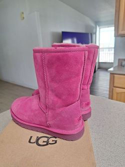 Ugg pink size 9