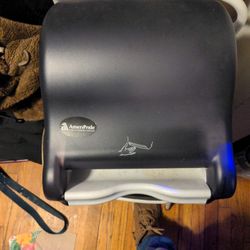 Hands Free No Touch Paper Towel 