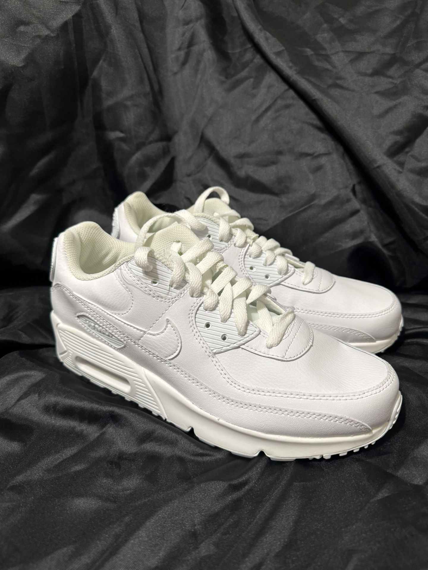 Nike Air Max 90 Women’s Size 6.5 Triple White