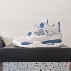 Air Jordan 4 Military Blue 