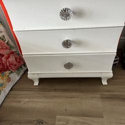 Full size bed with dressers and night stand