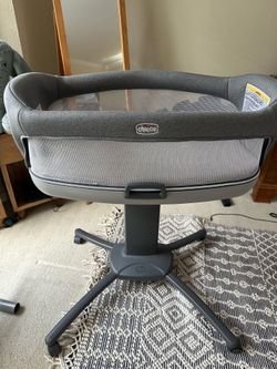 Chicco Bedside Bassinet
