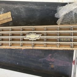 1975 Chevy Truck C20 C10 GM Grill Used