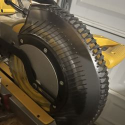 Dewalt Sliding Miter Saw DW779