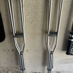 Crutches 
