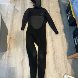 Drylock 4/3mm wetsuit size medium