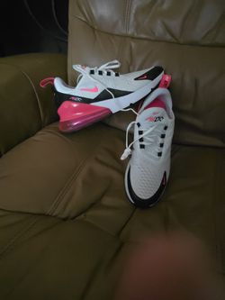 Women's 8.5 Air Max 270 Never Been Worn