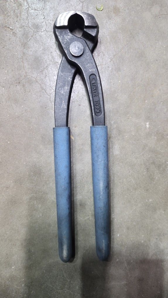 Oeiticur Pliers 