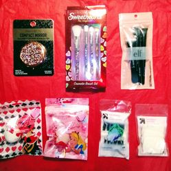 Makeup Tools/Brushes/Sponges/Applicators 