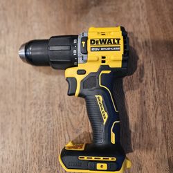 New Dewalt ATOMIC 20V MAX Brushless 1/2 in. Hammer Drill (DCD799B)