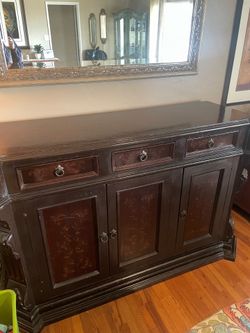 Venetian Buffet / Bar