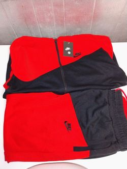 💯Men's Nike sweatsuits polo and Nike hmu💯🔥💪polo $60 and Nike $70 
Sizes medium-2xl  each hmu 💥