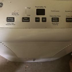 GE Energy StarPint Dehumidifier APEL70LT
785