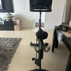 Peloton Bike HD Touch screen