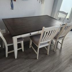 Dining Table (6 Pieces)