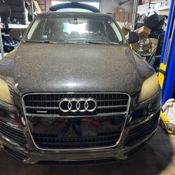 Audi Q7 2009 3.6 FOR PARTS!