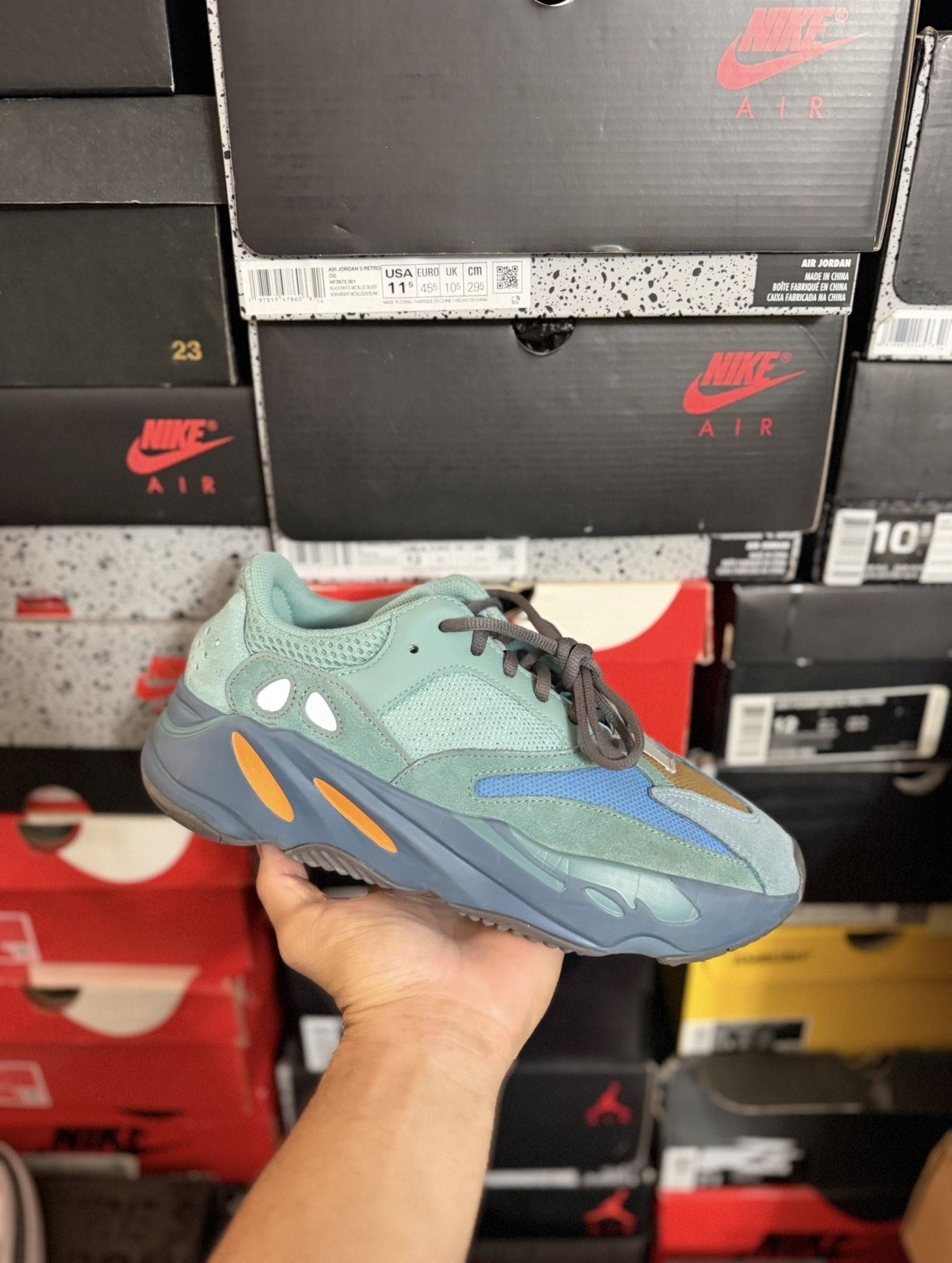 Adidas Yeezy 700 Faded Azure size 9.5 VNDS 