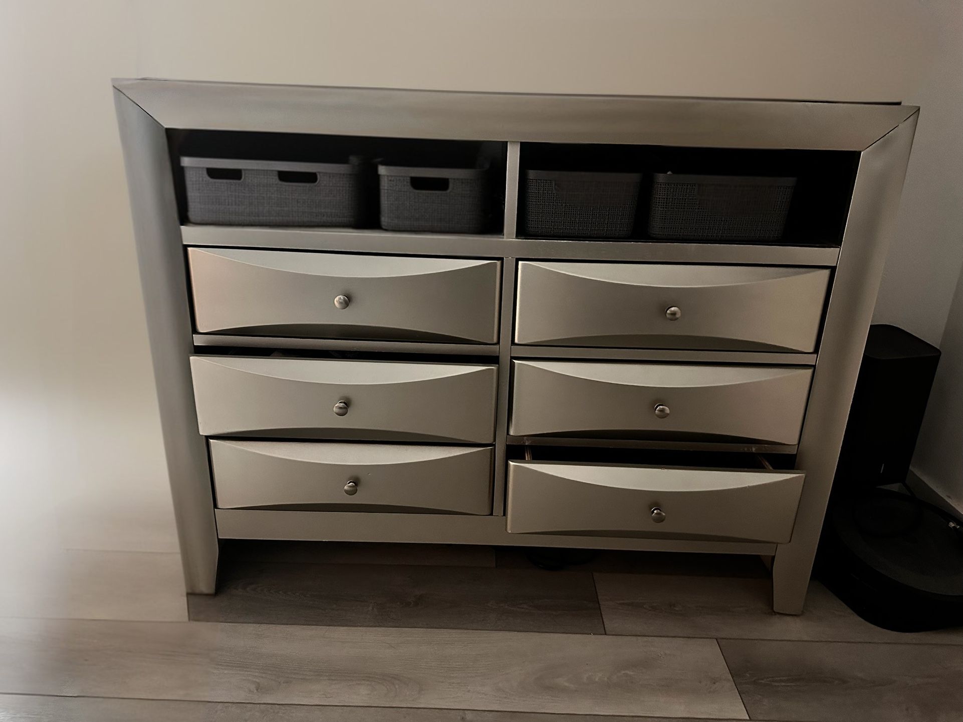 Tv stand / MAKLAINE Modern Wood 6-Drawer TV Stand in Silver Champagne