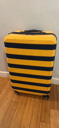 Tommy Hilfiger hardshell luggage 28