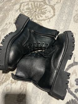 Women’s black boots