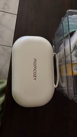 Momcozy breast pumps