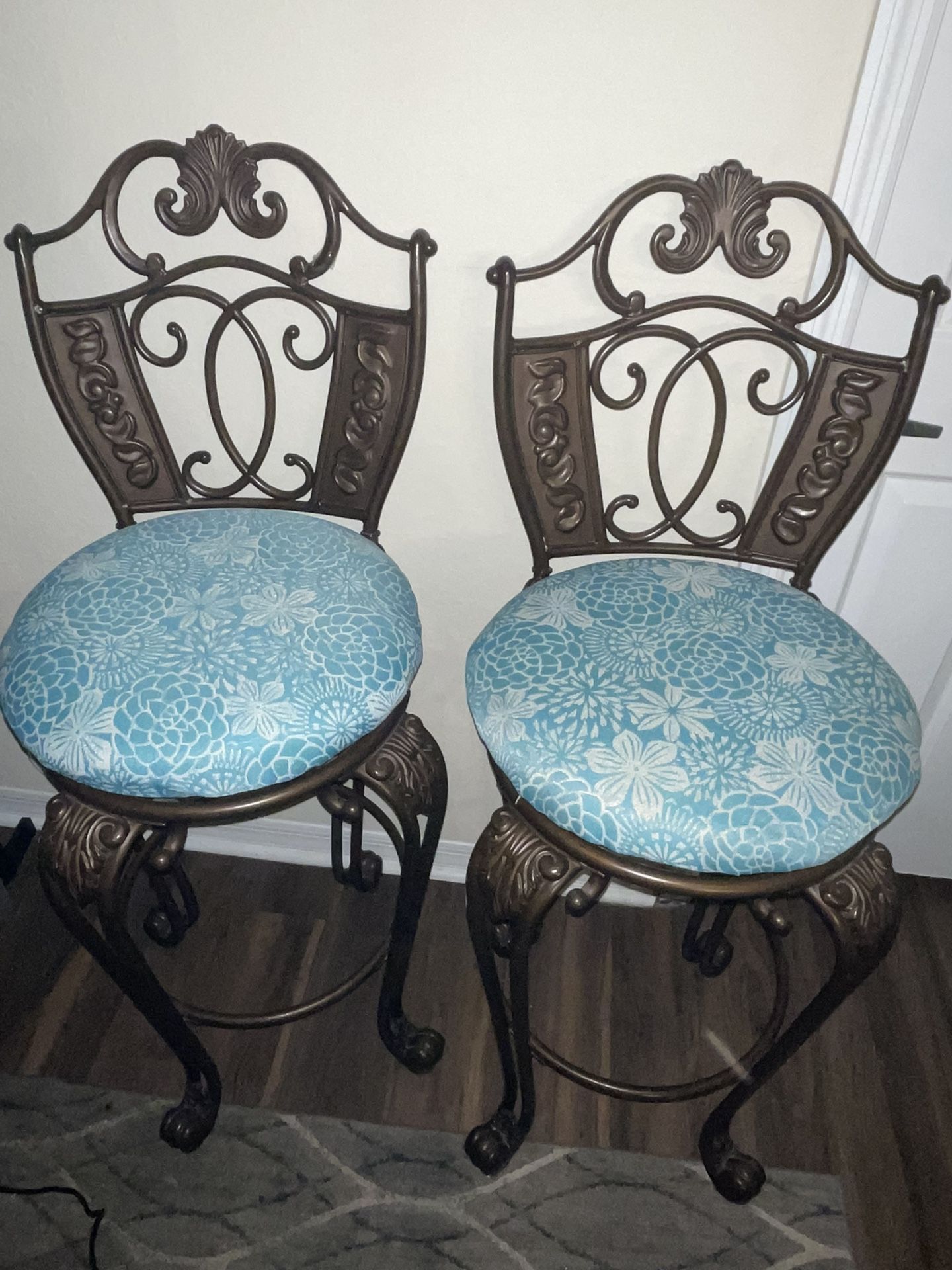 Blue Vintage 30” Bar Stool Set