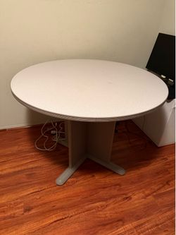 Round Table