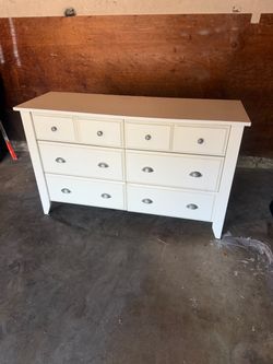 6 drawer white dresser !