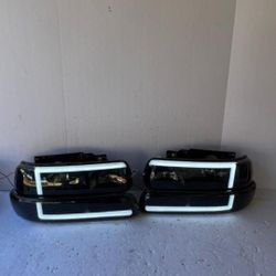 Chevy Silverado 1999-2002 Headlights 