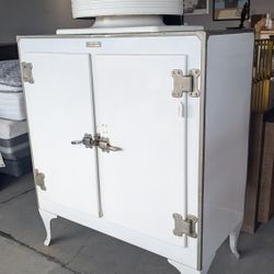 Antique GE Refrigerator 