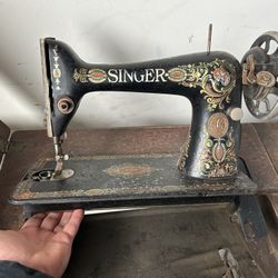 Singer Antique 