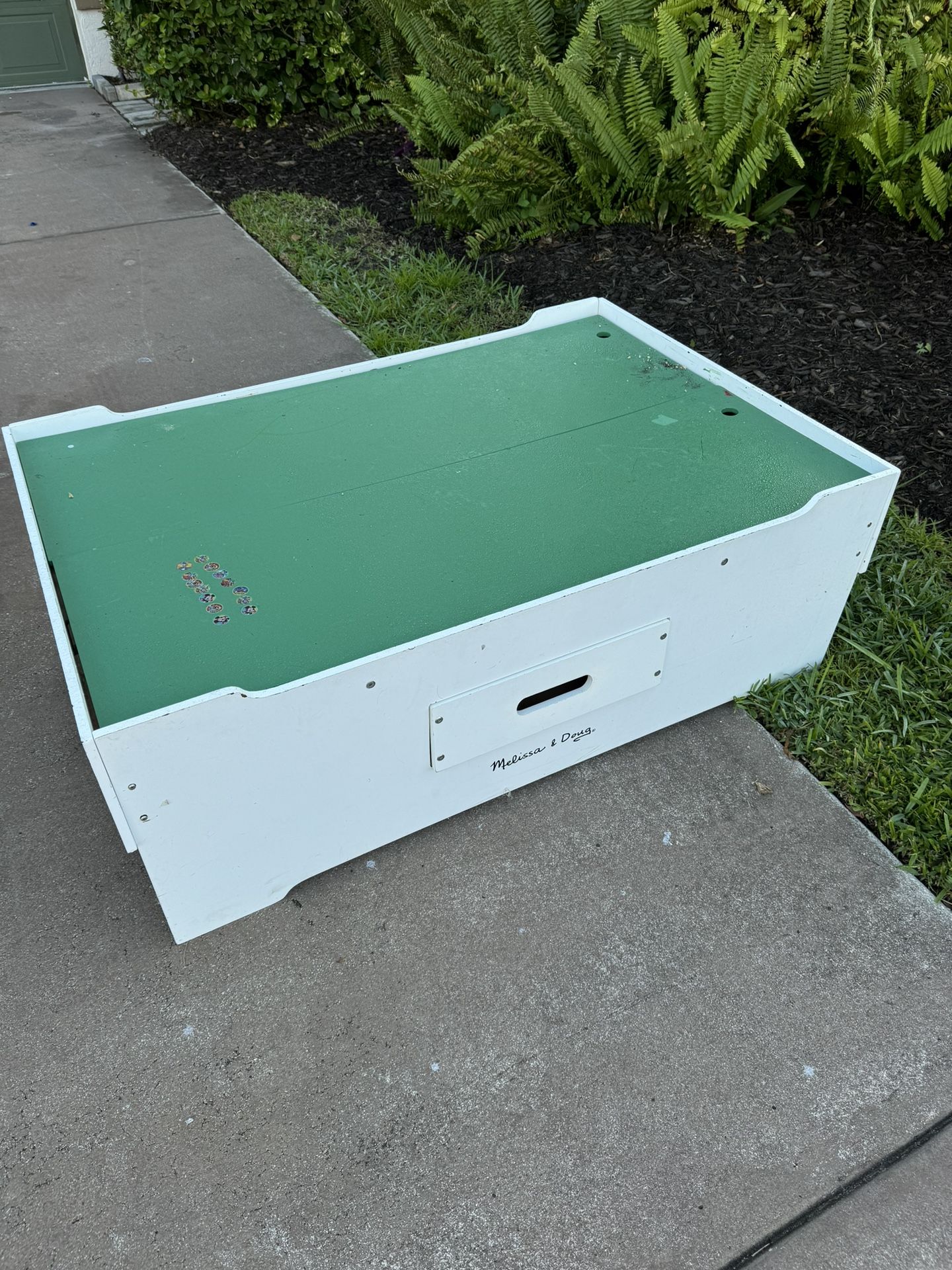 Free Childrens Play Table 13574 Admiral Ct