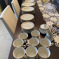 45 Piece Mikasa Richelieu Ivory China