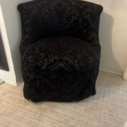 Antique Style Demask Chair 