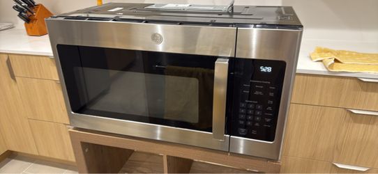GE over the range microwave 1.6cu ft