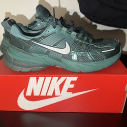 Nike V2K Run Size 8.5 Women’s 