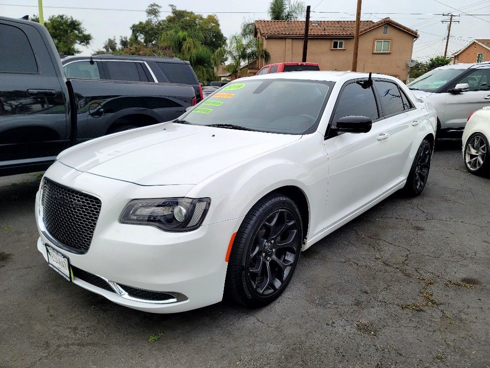 2019 Chrysler 300