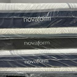 King mattress NOVAFORM memory foam!