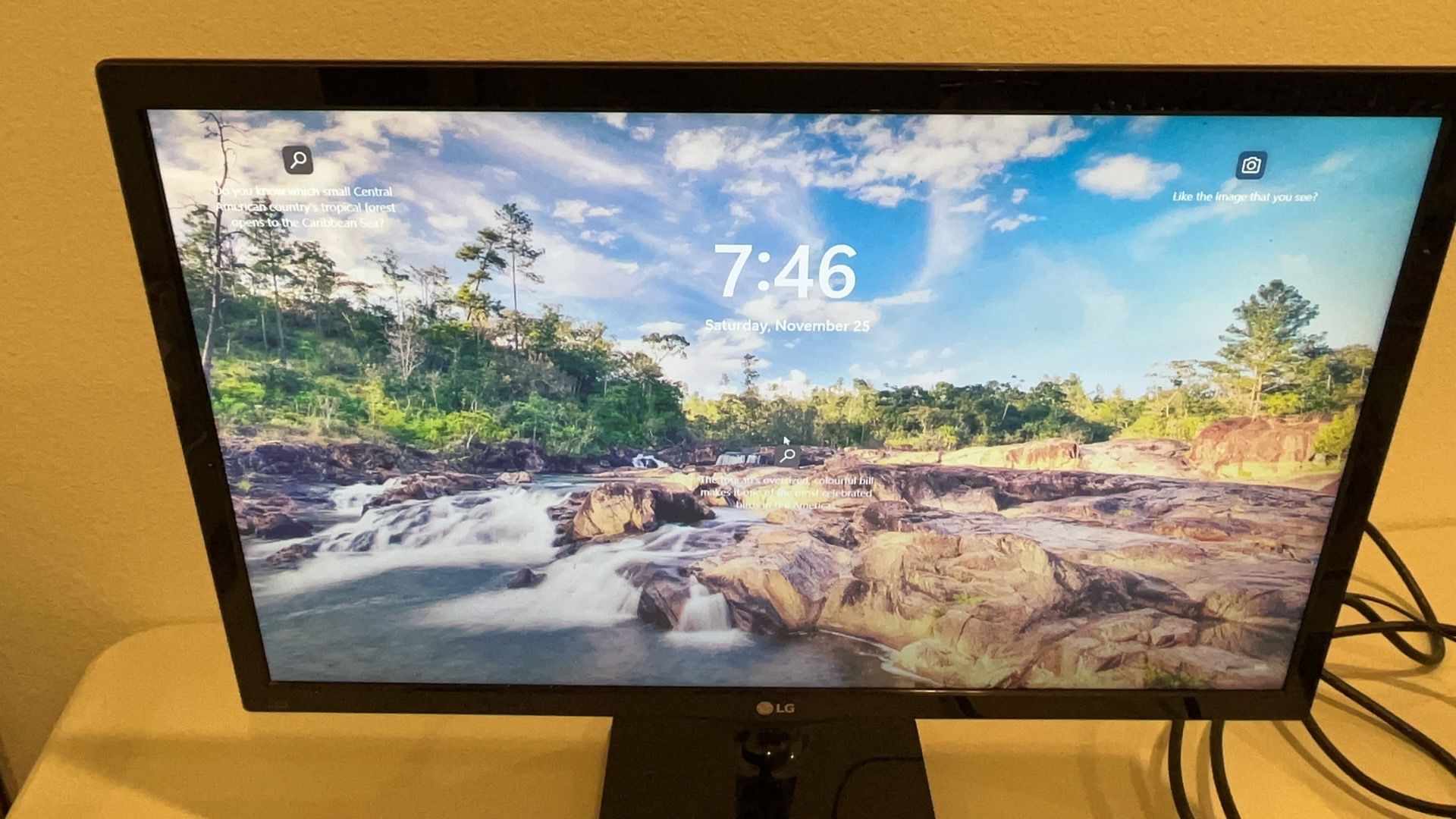 LG 24 Inch Monitor, Excellent Condition 