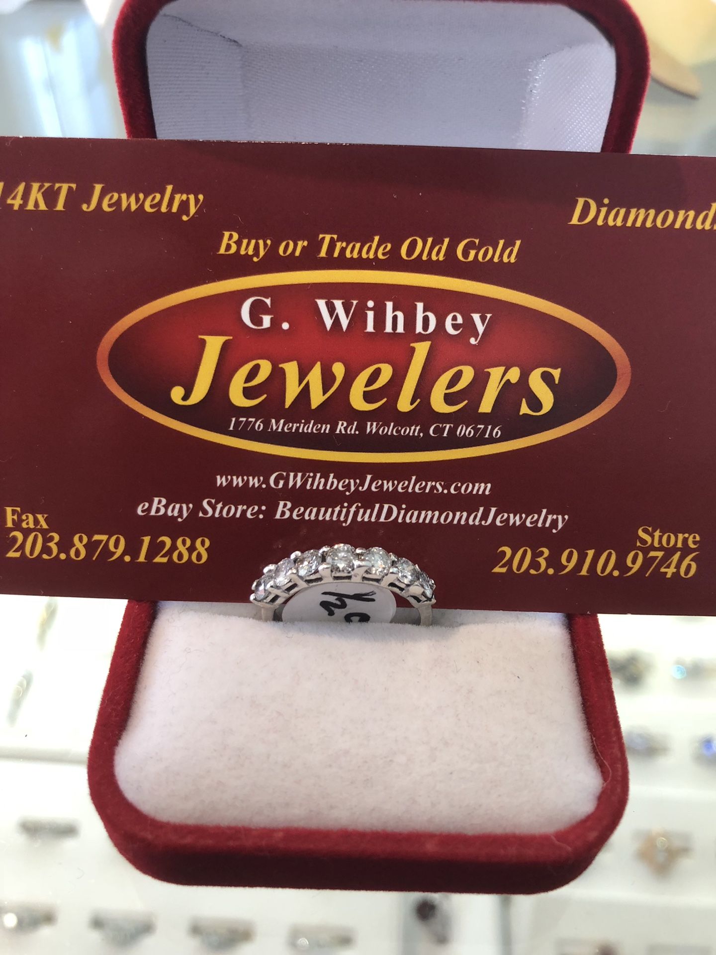 14 kt white gold & diamond wedding ring