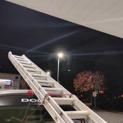 28ft Aluminum Extension Ladder