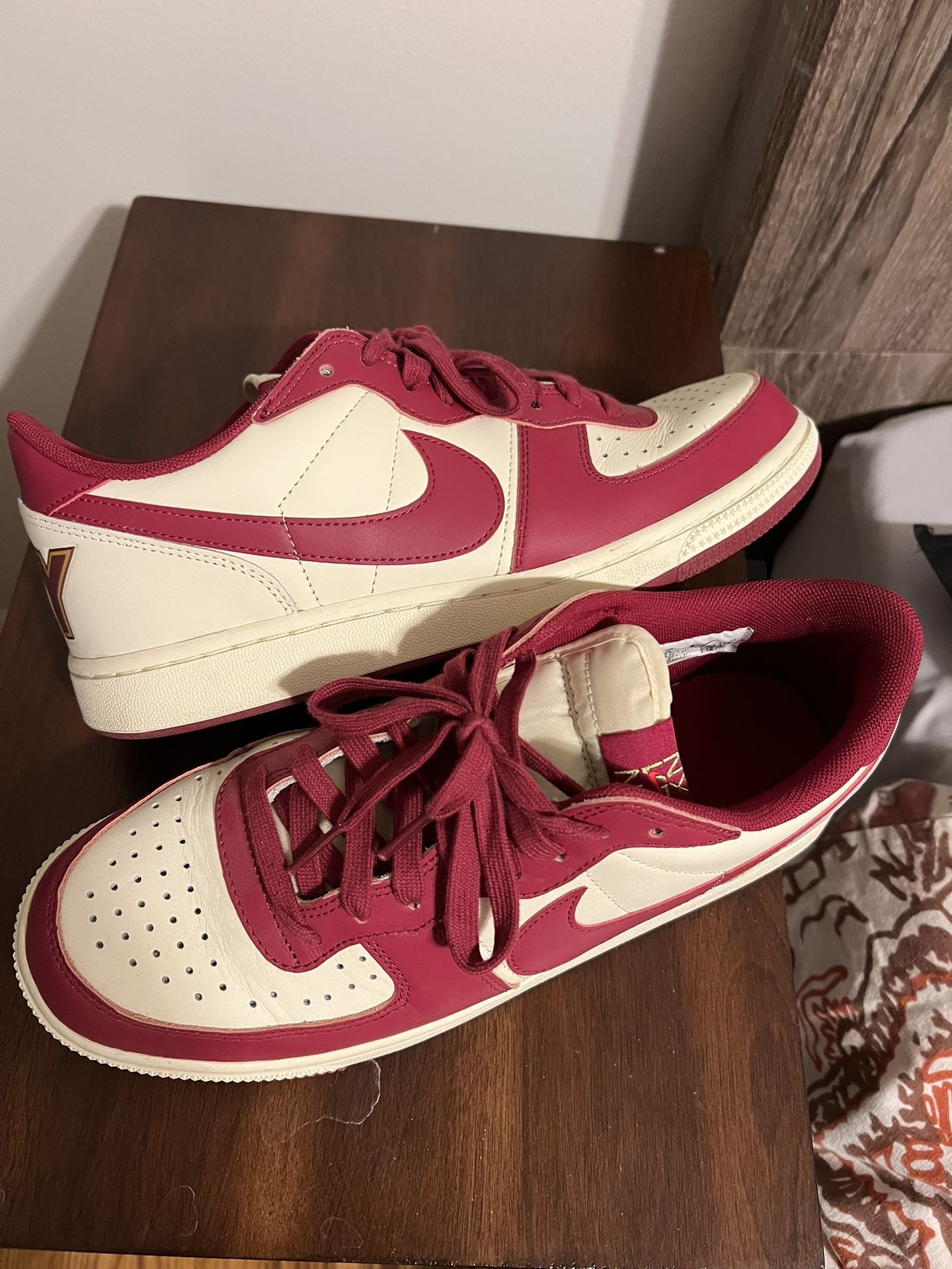 Mens Nike Size 9