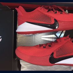 Kobe Bryant Nike Shoes size 8