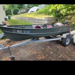 14' Fishing Boat